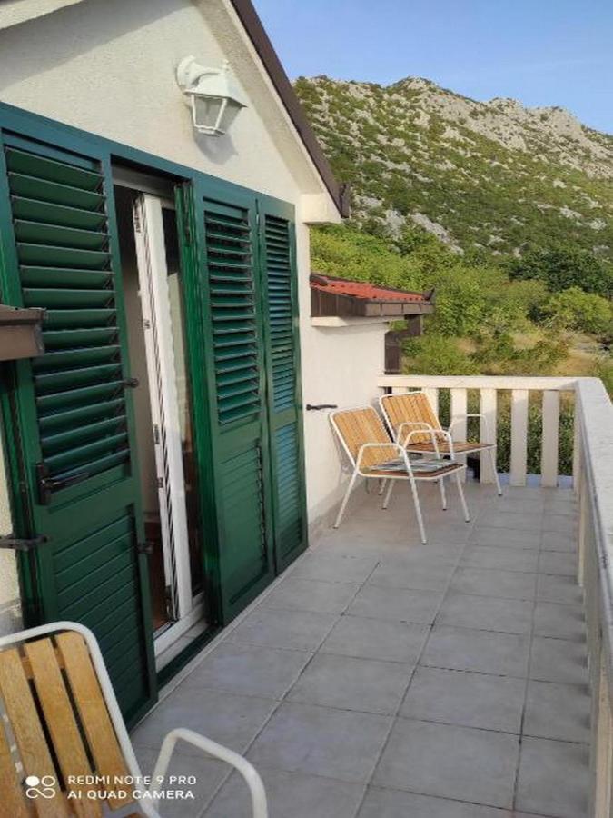 Holiday Home Carevic Gornja Brela Bagian luar foto