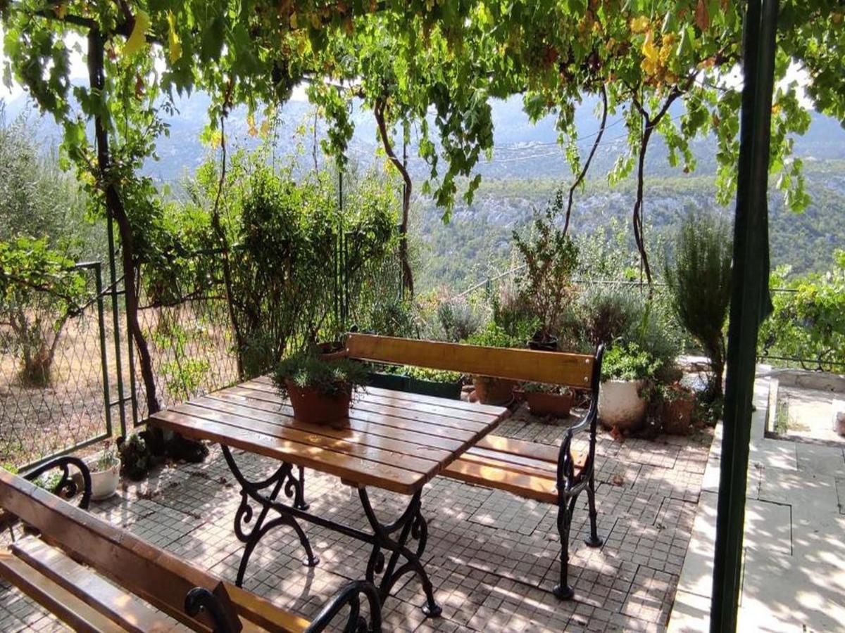 Holiday Home Carevic Gornja Brela Bagian luar foto