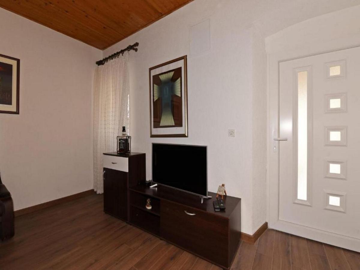 Holiday Home Carevic Gornja Brela Bagian luar foto