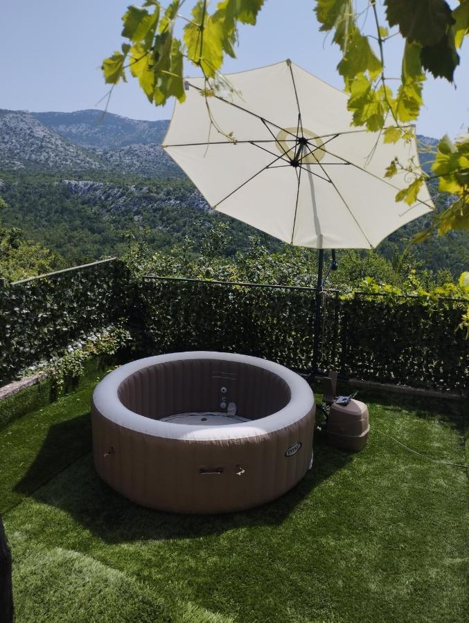 Holiday Home Carevic Gornja Brela Bagian luar foto